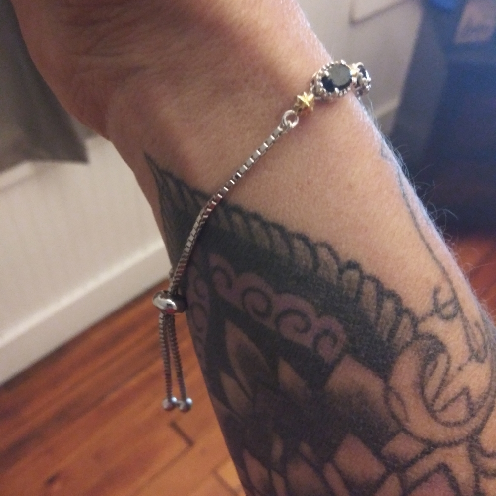 Adjustable bracelet - Picture 2 of 3